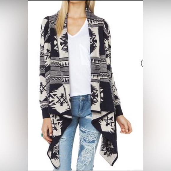 Navy and Cream Blanket Style Southwestern Print Cardigan with Waterfall Hem - Picture 5 of 5